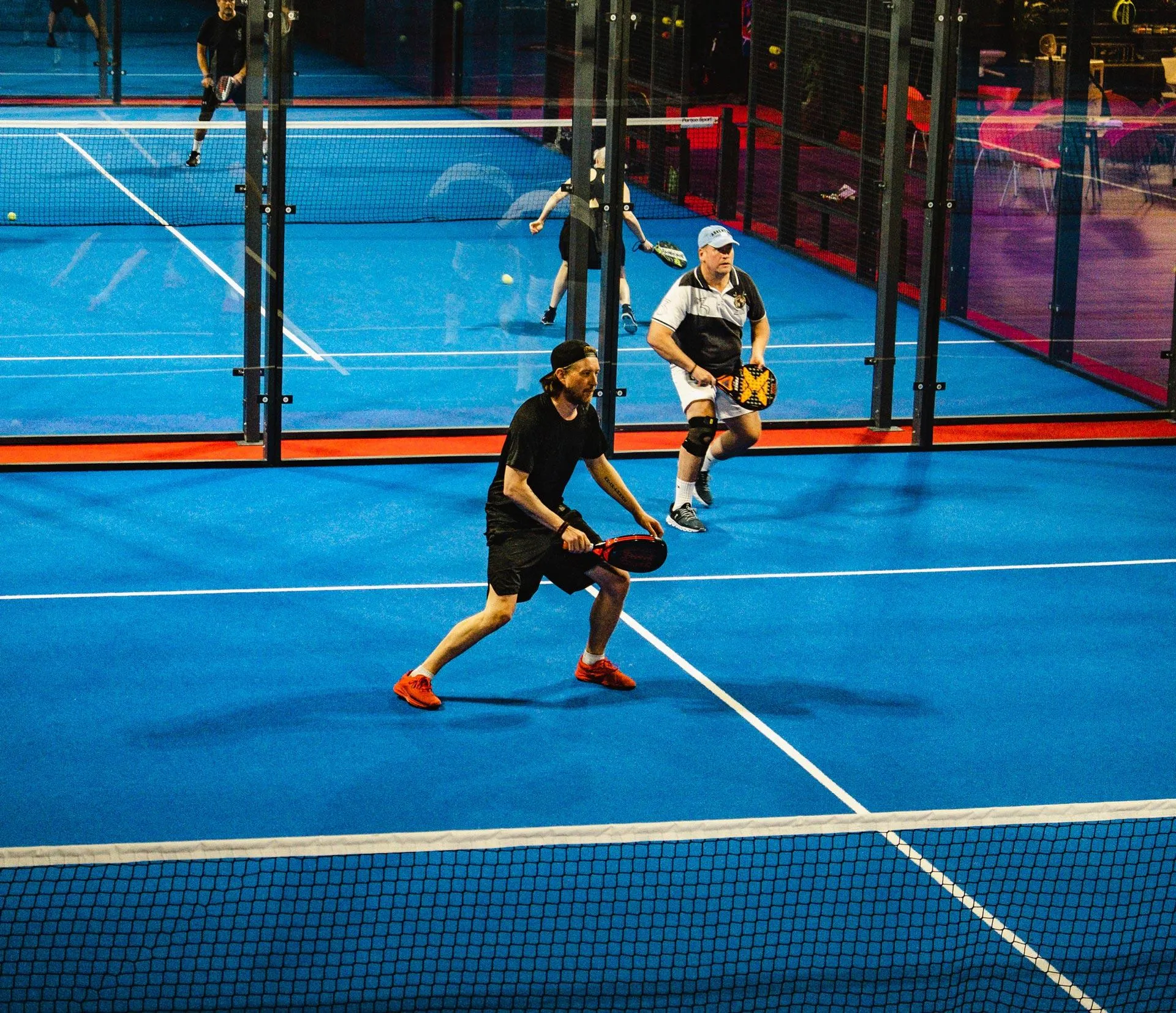 Peliryhmä koolla Social Sports Clubilla